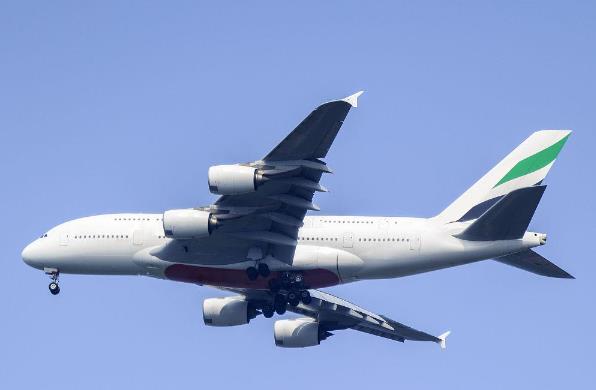 英国空运价格的变动受到了哪些因素的影响？